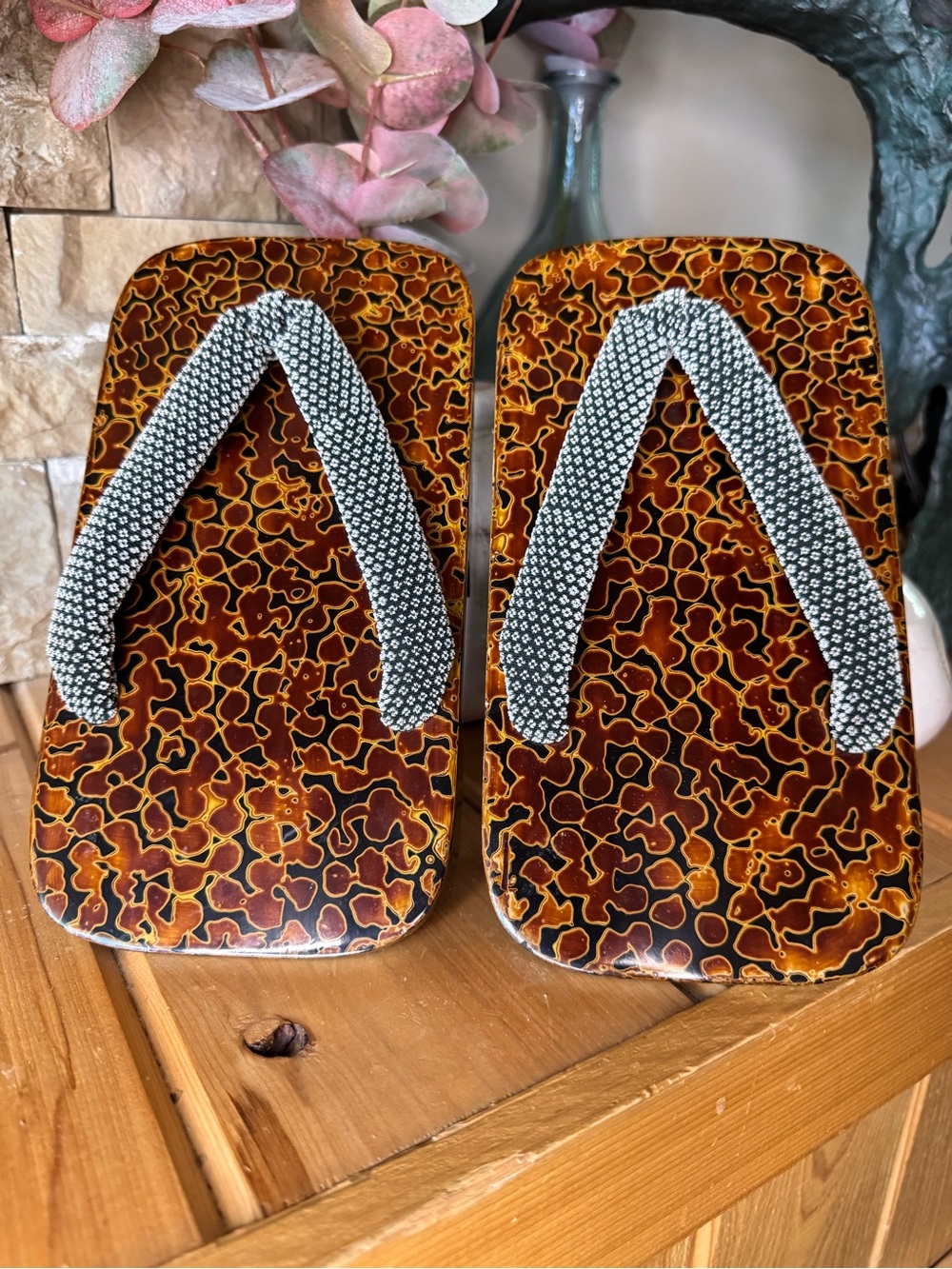 Japanese Geta Sandals with Tortoise Shell Pattern